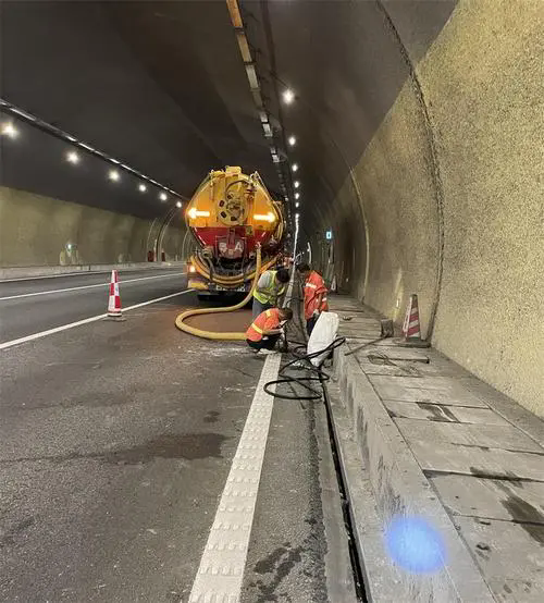 前郭隧道排水渠清淤